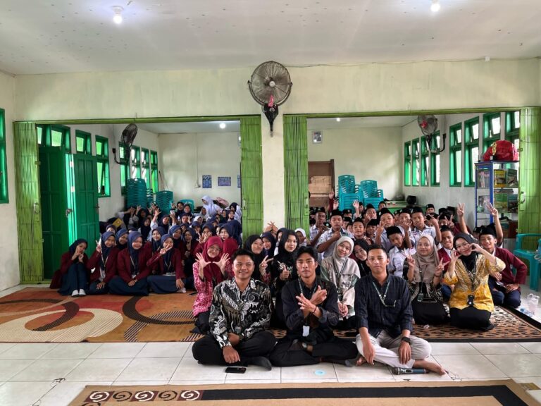 KKN REGULER UINSI KELURAHAN SINDANG SARI LOMBA 17 AGUSTUSSEMARAK KEMERDEKAAN MENGEMBANGKAN KREATIVITAS DAN MERAIH PRESTASI MELALUI KEGIATAN ISLAMI MTS MA’ARIF NU 01 SAMARINDA