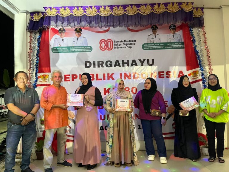 Kelurahan Sungai Pinang Luar Sukses Gelar Penutupan Lomba Karaoke HUT RI ke-80, Warga Antusias dan Harapkan Ajang Tahunan.